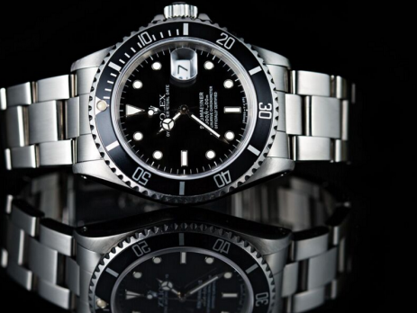 Đồng hồ Rolex Submariner mới có giá bao nhiêu?