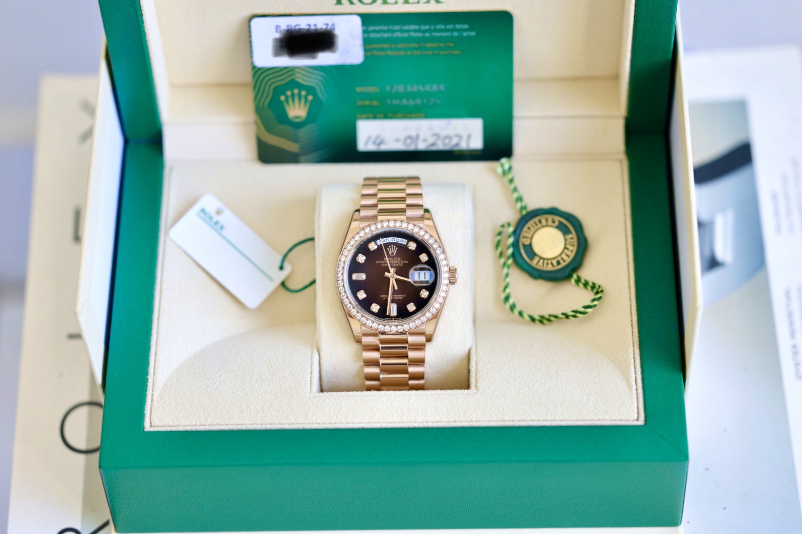 Đồng hồ Rolex Day-Date 36 128345RBR: Mặt số Chocolate Nạm Kim cương