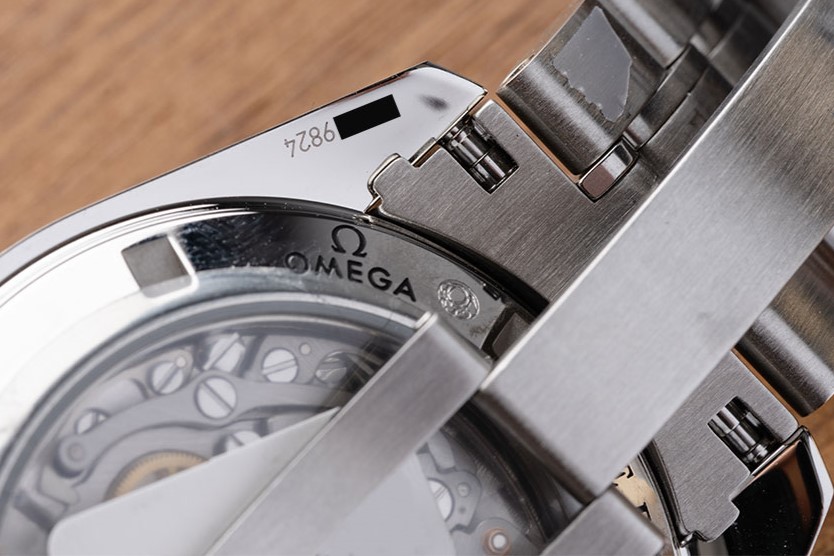Số Serial đồng hồ Omega